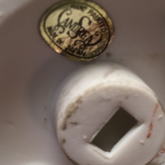 Two vintage hand-painted porcelain figurines. - Picture 9 of 12